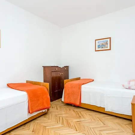 300b * Baška Voda